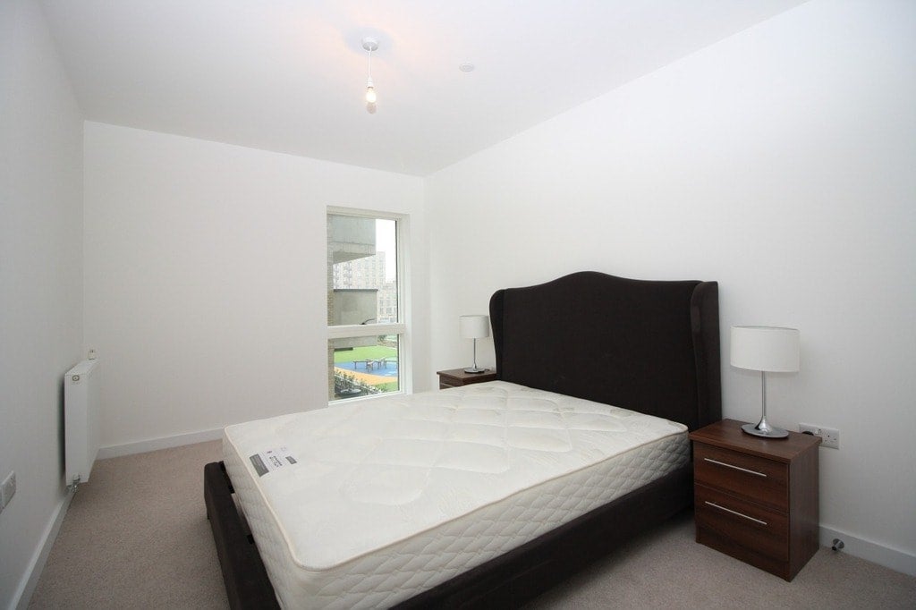 Flat Magellan Boulevard in Greater London
