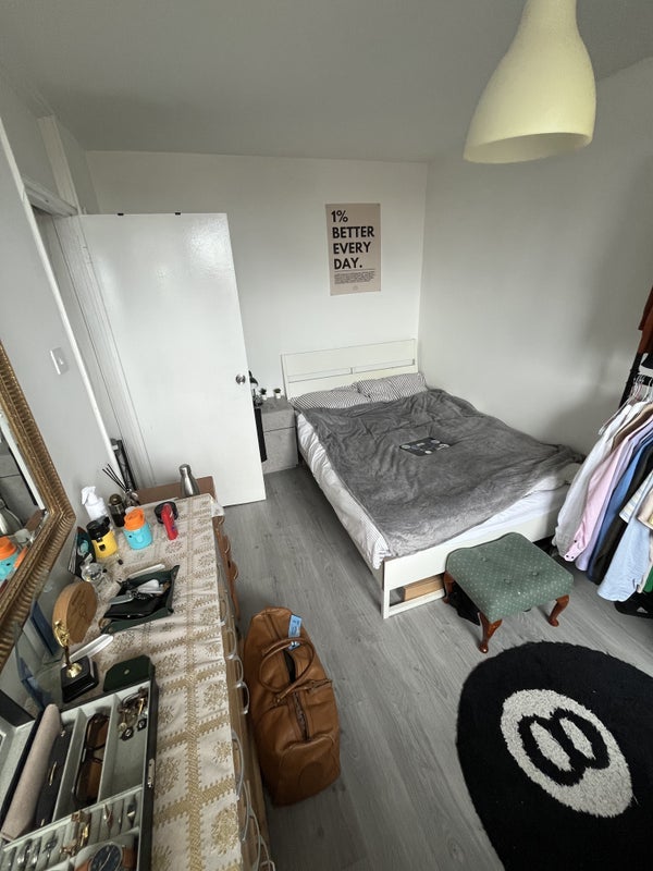 Room Farthing Fields in Greater London