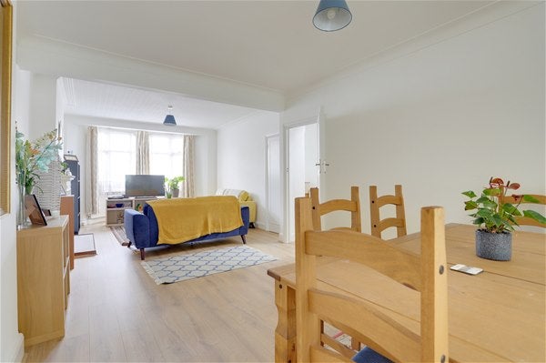 House Burleigh Gardens in Greater London