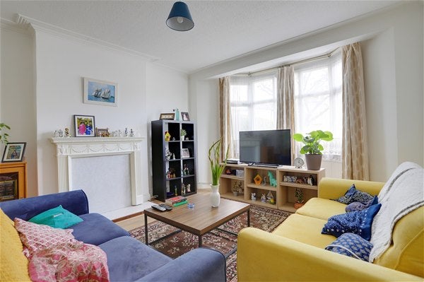 House Burleigh Gardens in Greater London