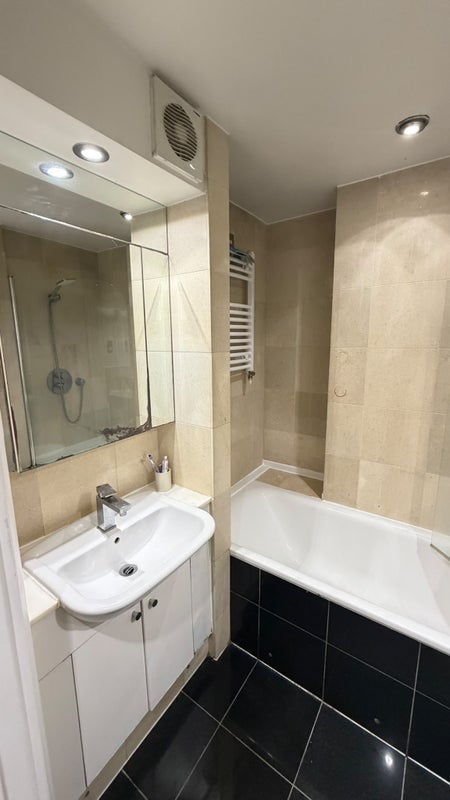 Room Old Marylebone Road in City of Westminster