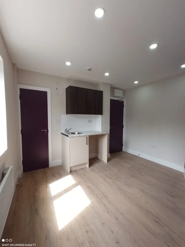 Room Firhill Road in Greater London