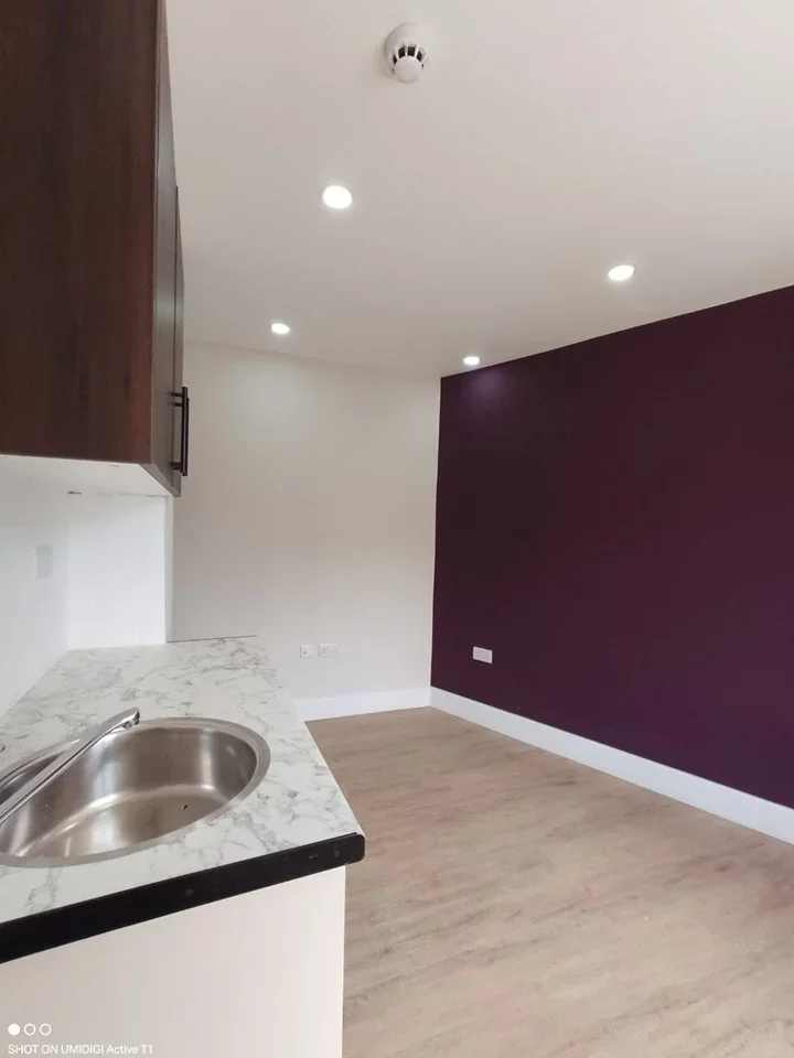 Room Firhill Road in Greater London