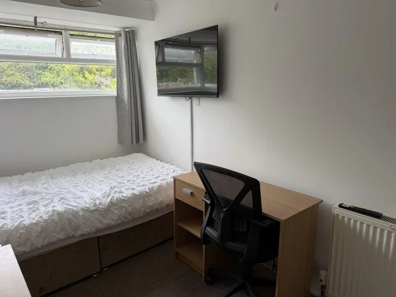 Room Colne Place in Basildon