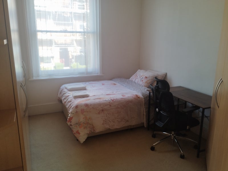 Room Lyncroft Gardens in Greater London