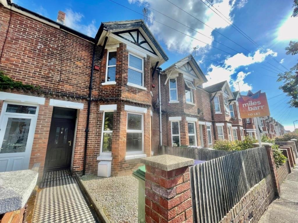 House Morehall Avenue in Folkestone and Hythe District