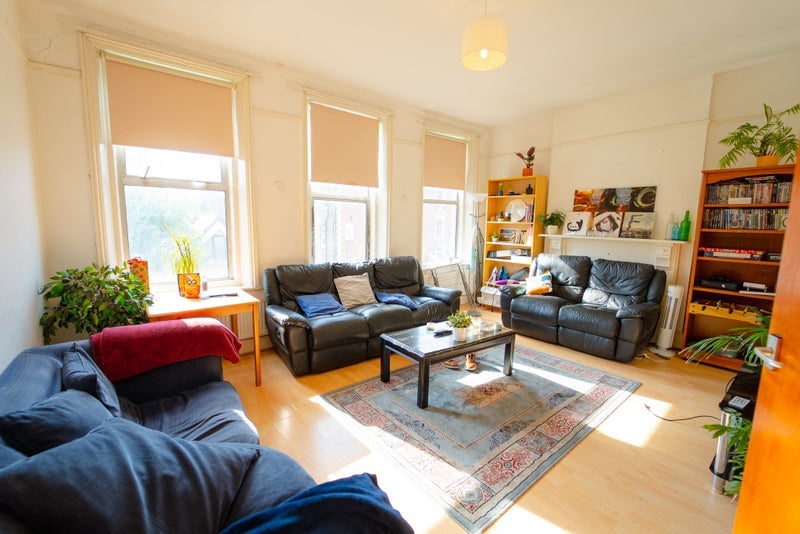 Room Hillfield Avenue in Greater London