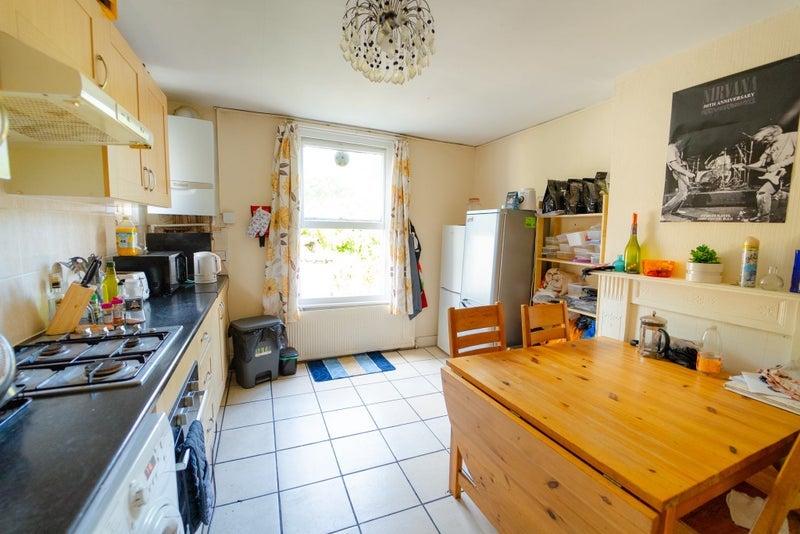 Room Hillfield Avenue in Greater London