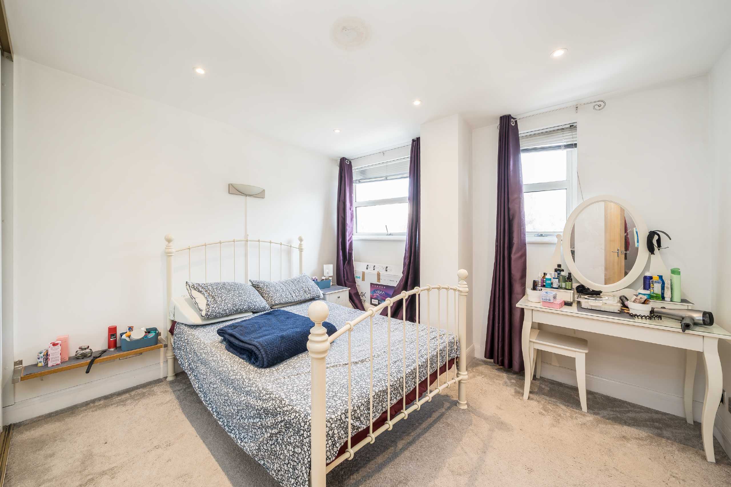 Flat Kew Bridge Court in Greater London