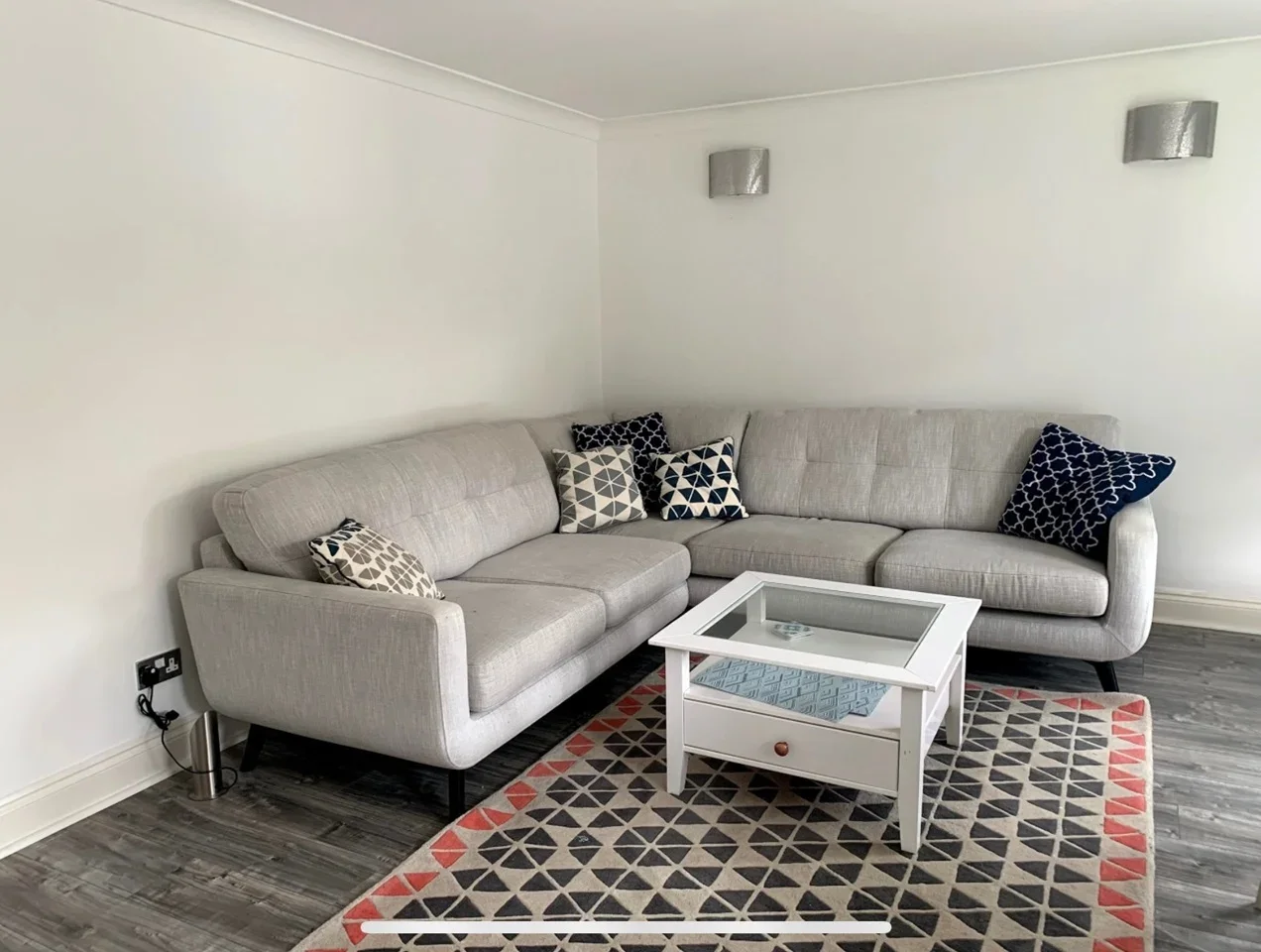 Flat Dollis Avenue in Greater London