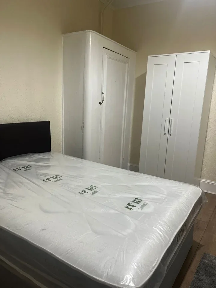 Room Earlham Grove in Greater London
