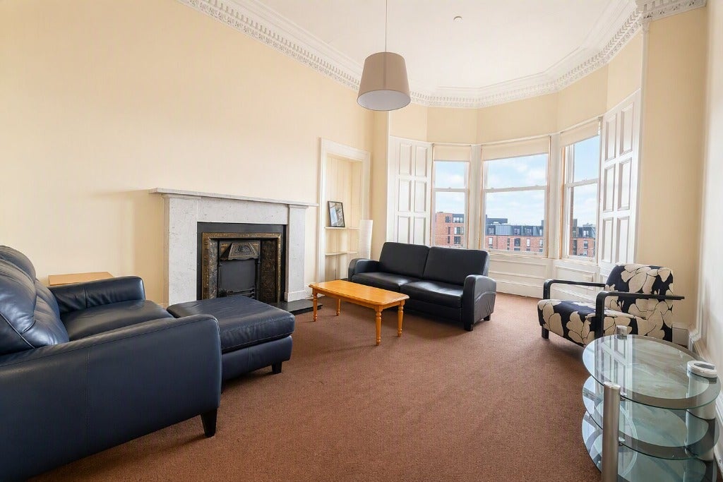 Flat Polwarth Gardens in City of Edinburgh
