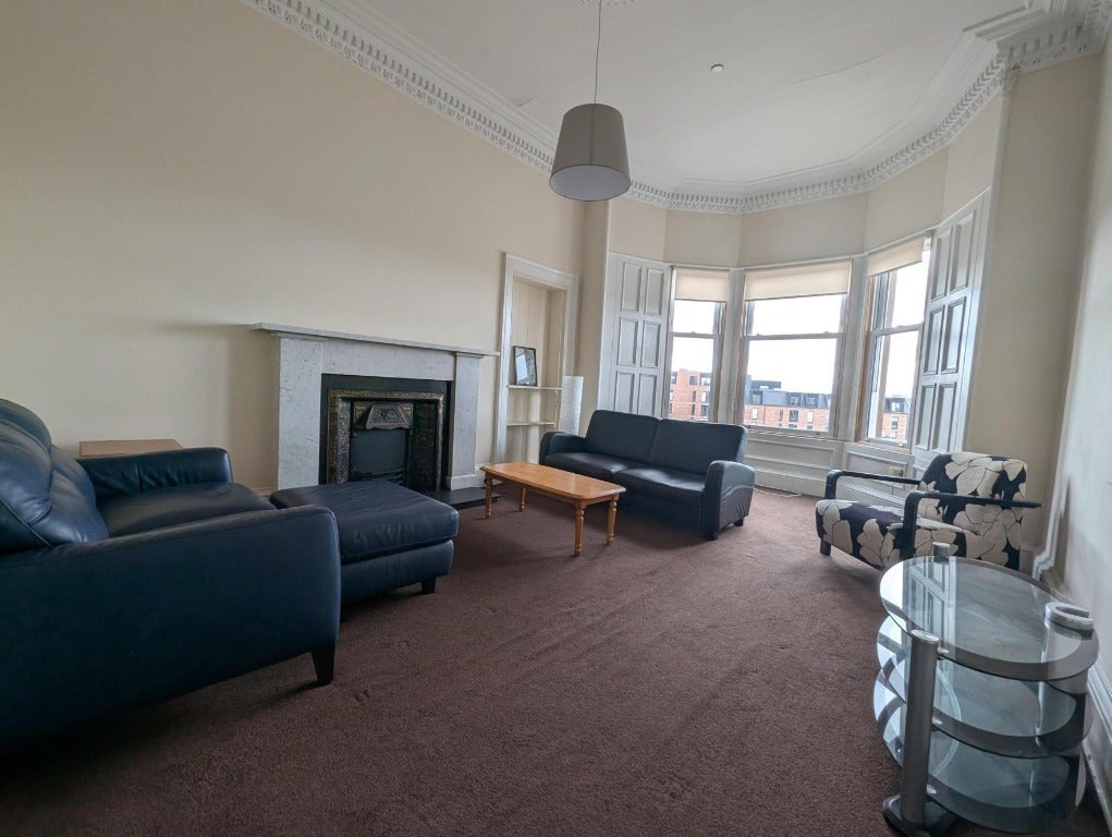 Flat Polwarth Gardens in City of Edinburgh