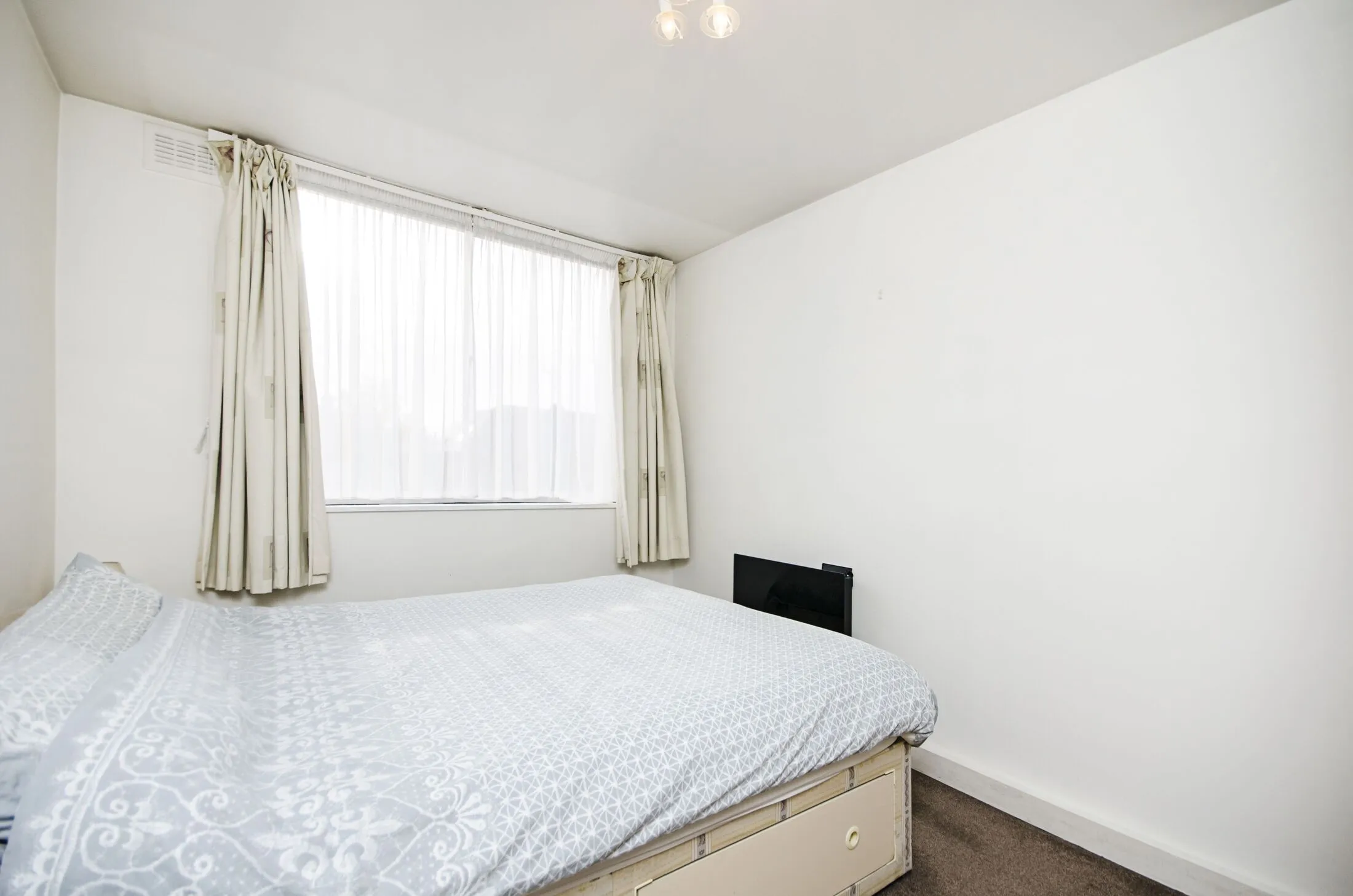 Flat Rowley Way in City of Westminster