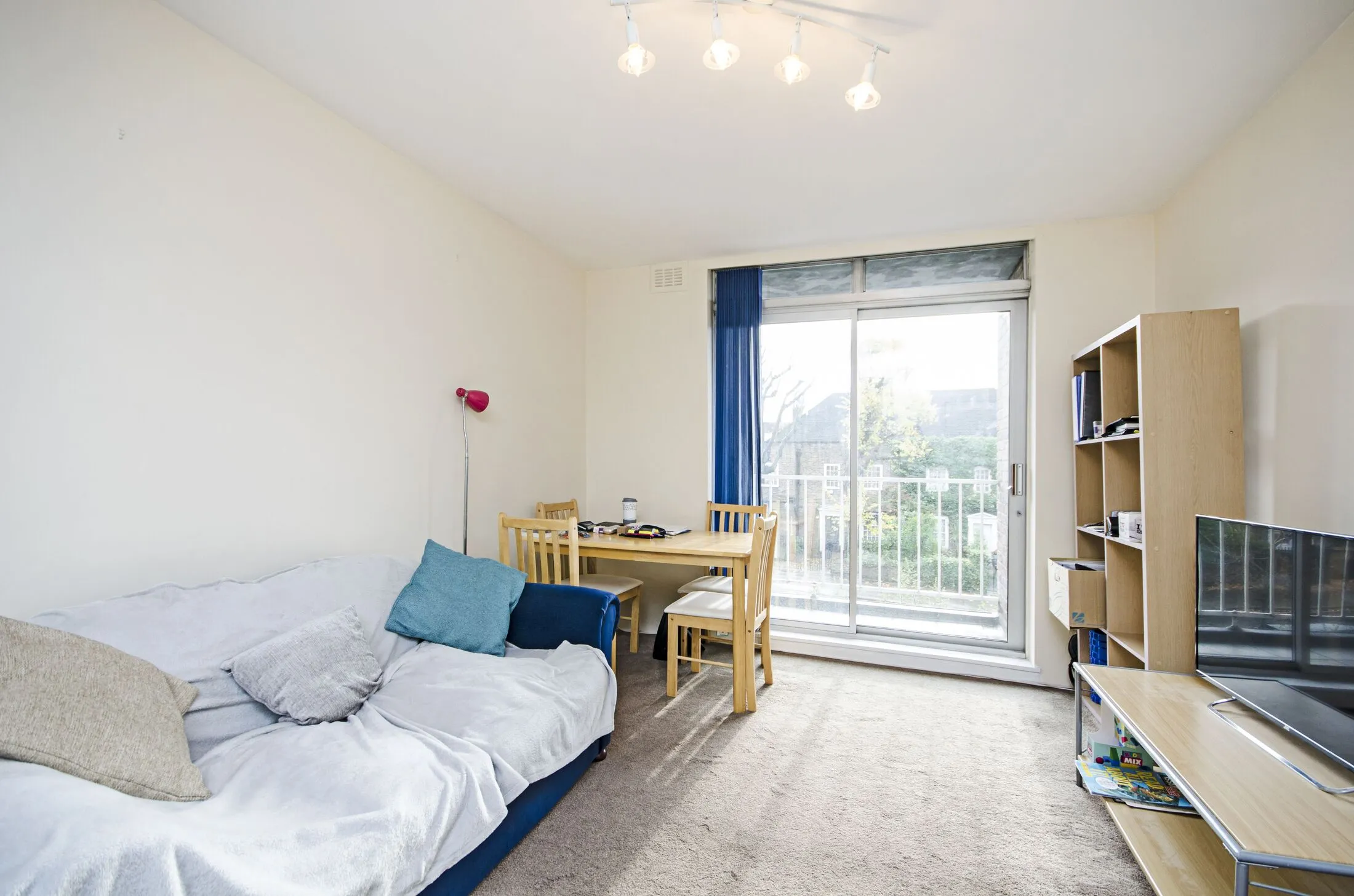 Flat Rowley Way in City of Westminster