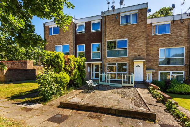 Flat Balcombe Road in Crawley