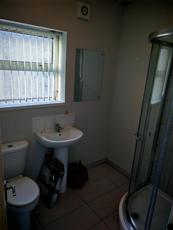 Room Grange Road in Sandwell