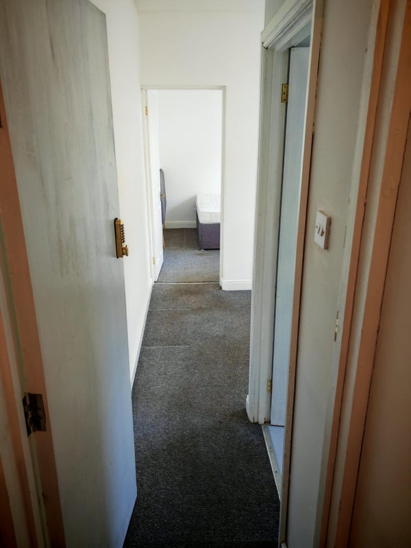 Room Grange Road in Sandwell