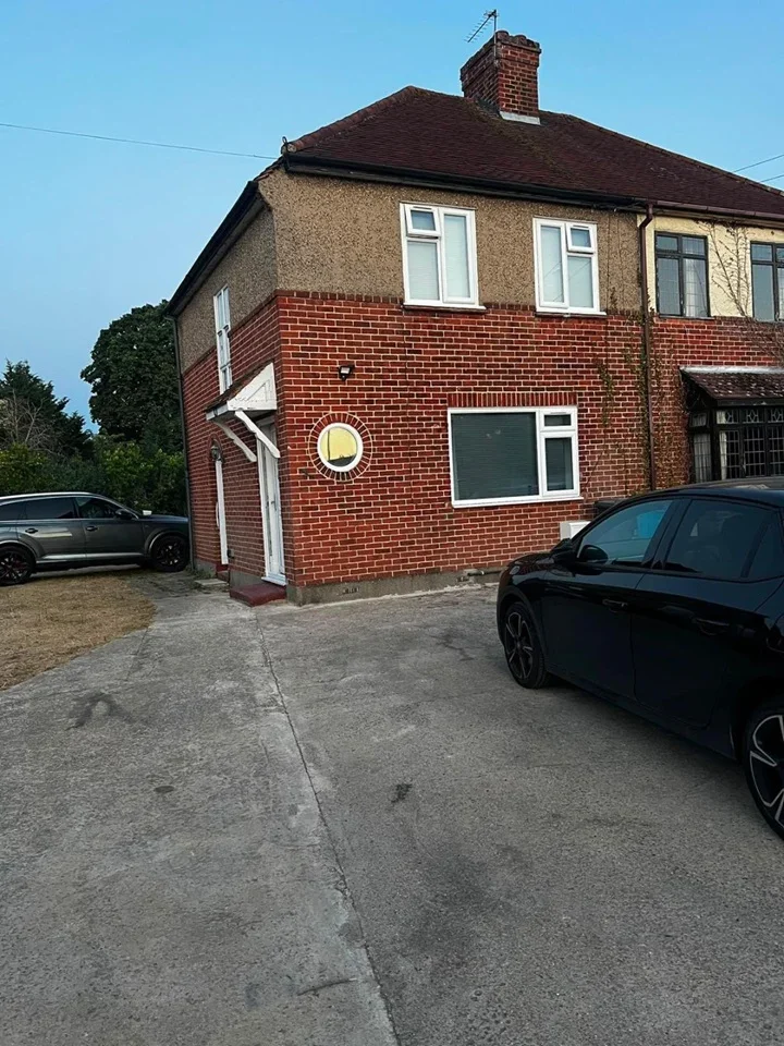 House Nursery Way in Sunnymeads