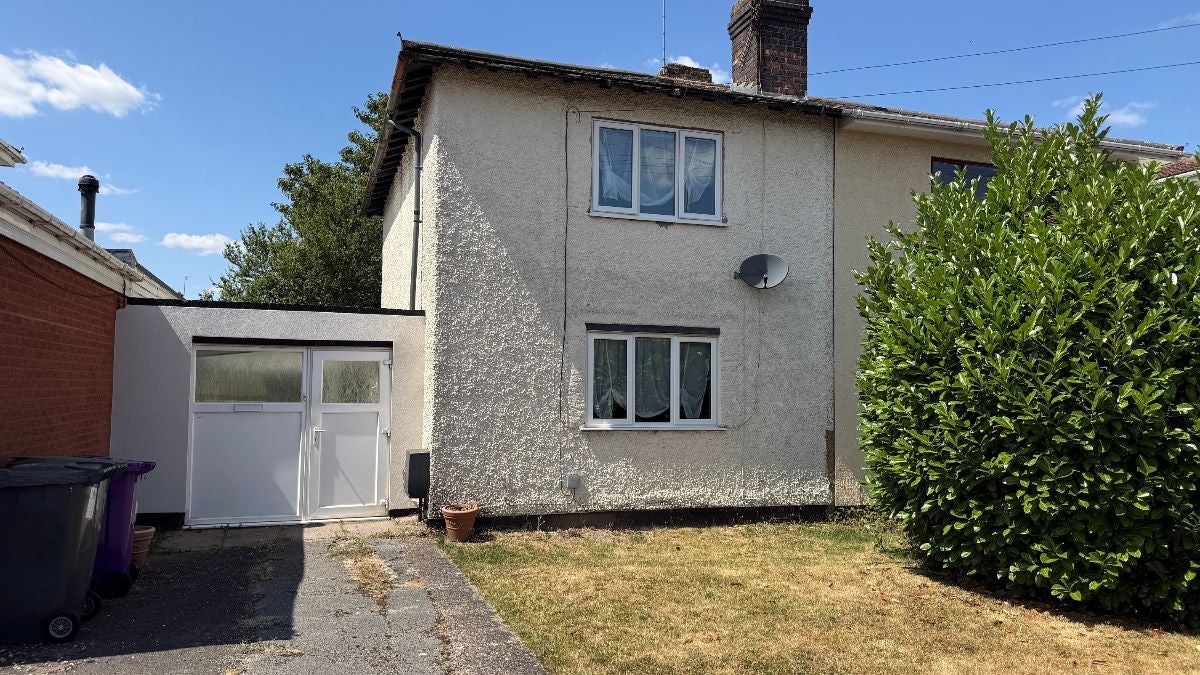 House Ellards Drive in Wolverhampton