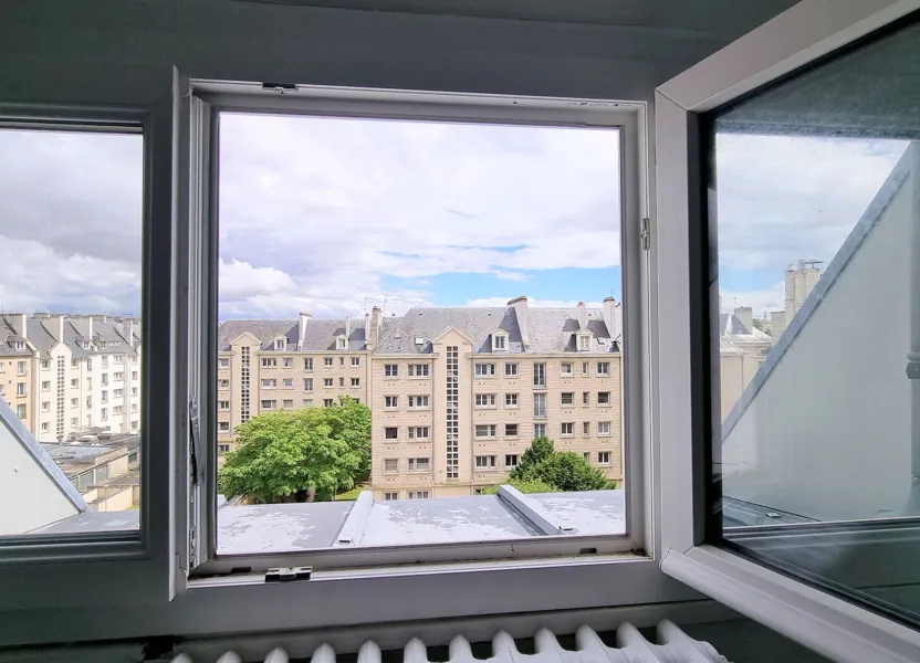 Flat Quai Eugène Meslin in Caen