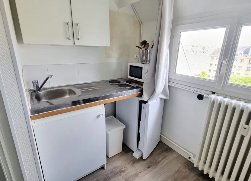 Flat Quai Eugène Meslin in Caen