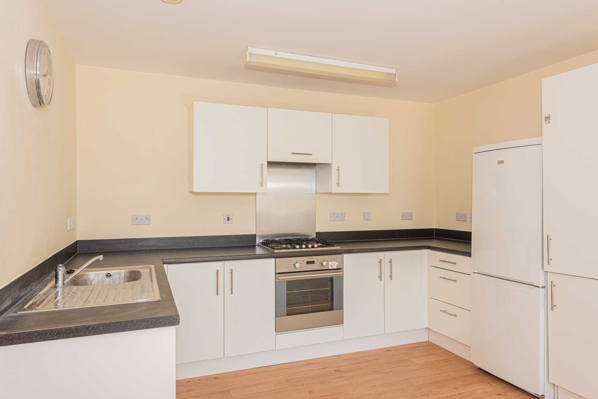 Flat Dalmeny Way in Epsom and Ewell