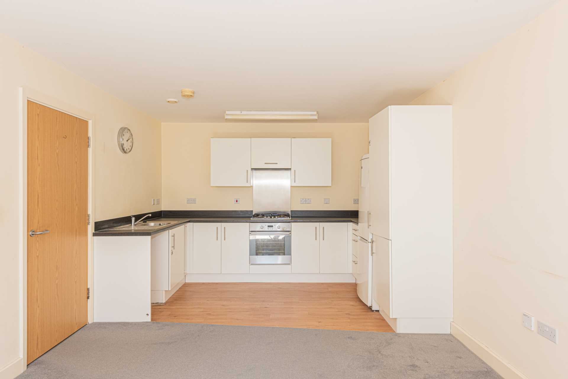 Flat Dalmeny Way in Epsom and Ewell
