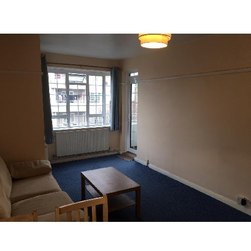 Room Frithville Gardens in London
