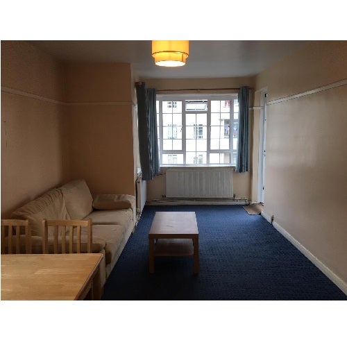 Room Frithville Gardens in London