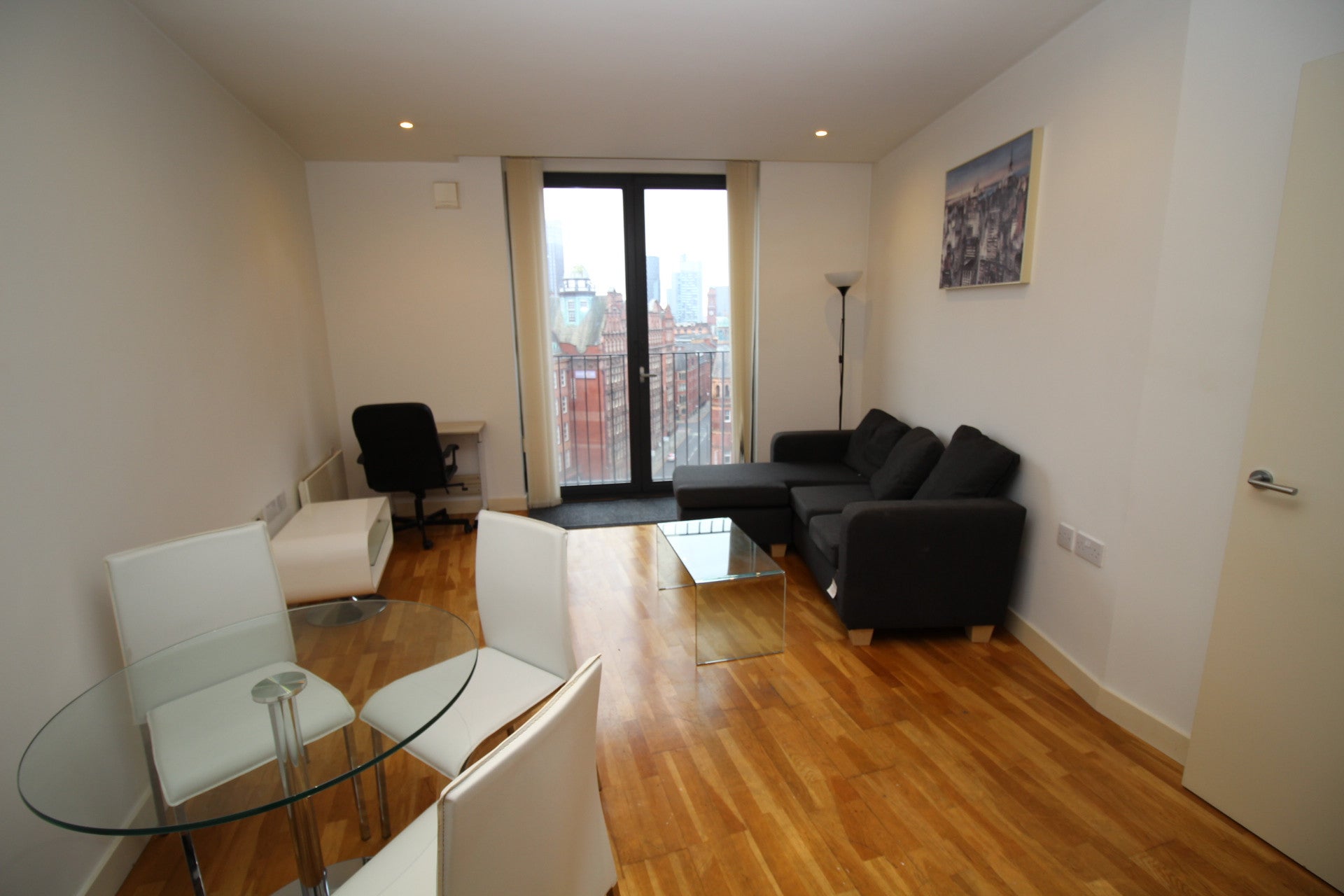 Flat Whitworth Street in Manchester