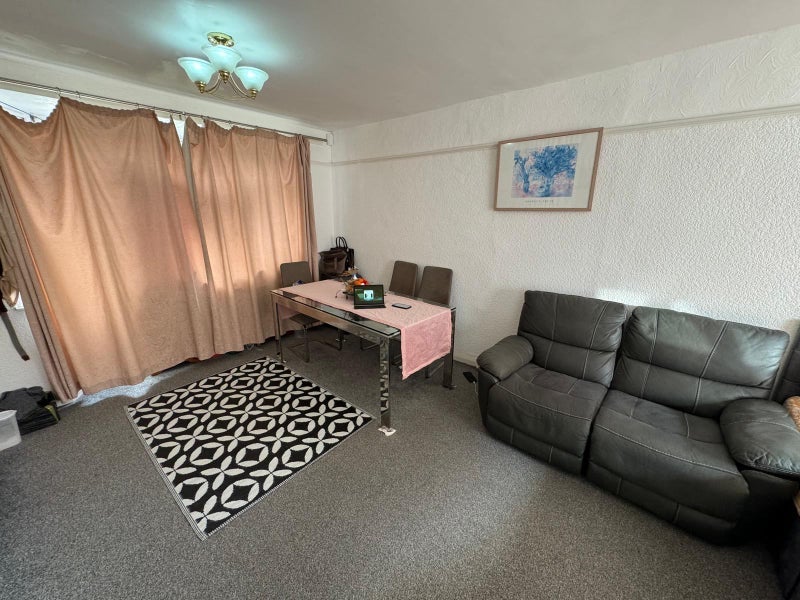 Room Cranmore Avenue in Birmingham
