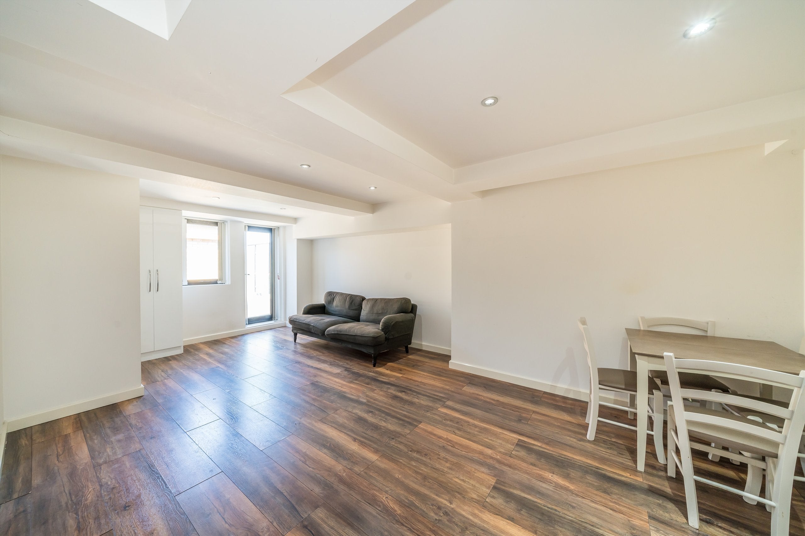 Flat Balham High Road in Greater London