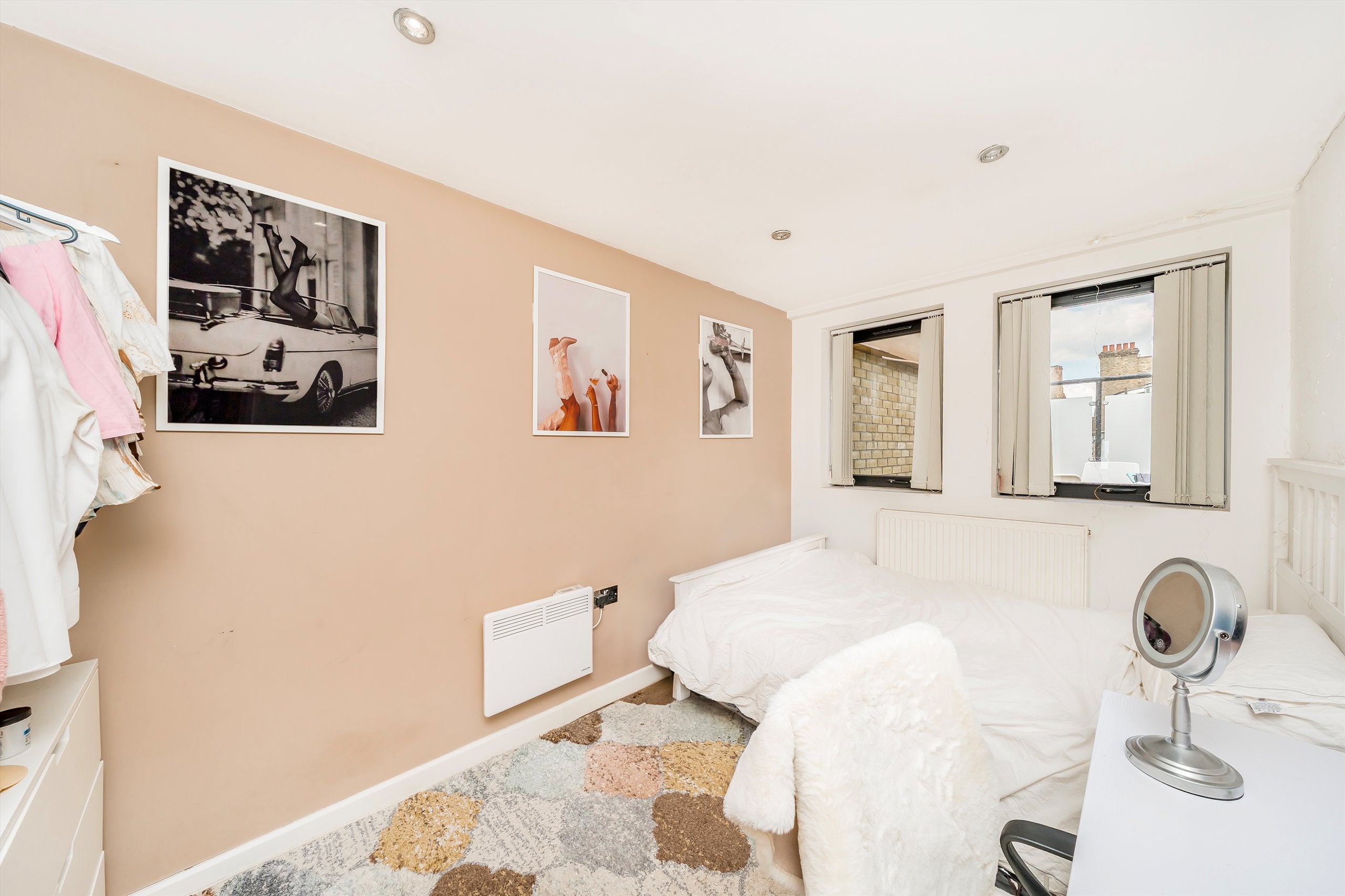 Flat Balham High Road in Greater London