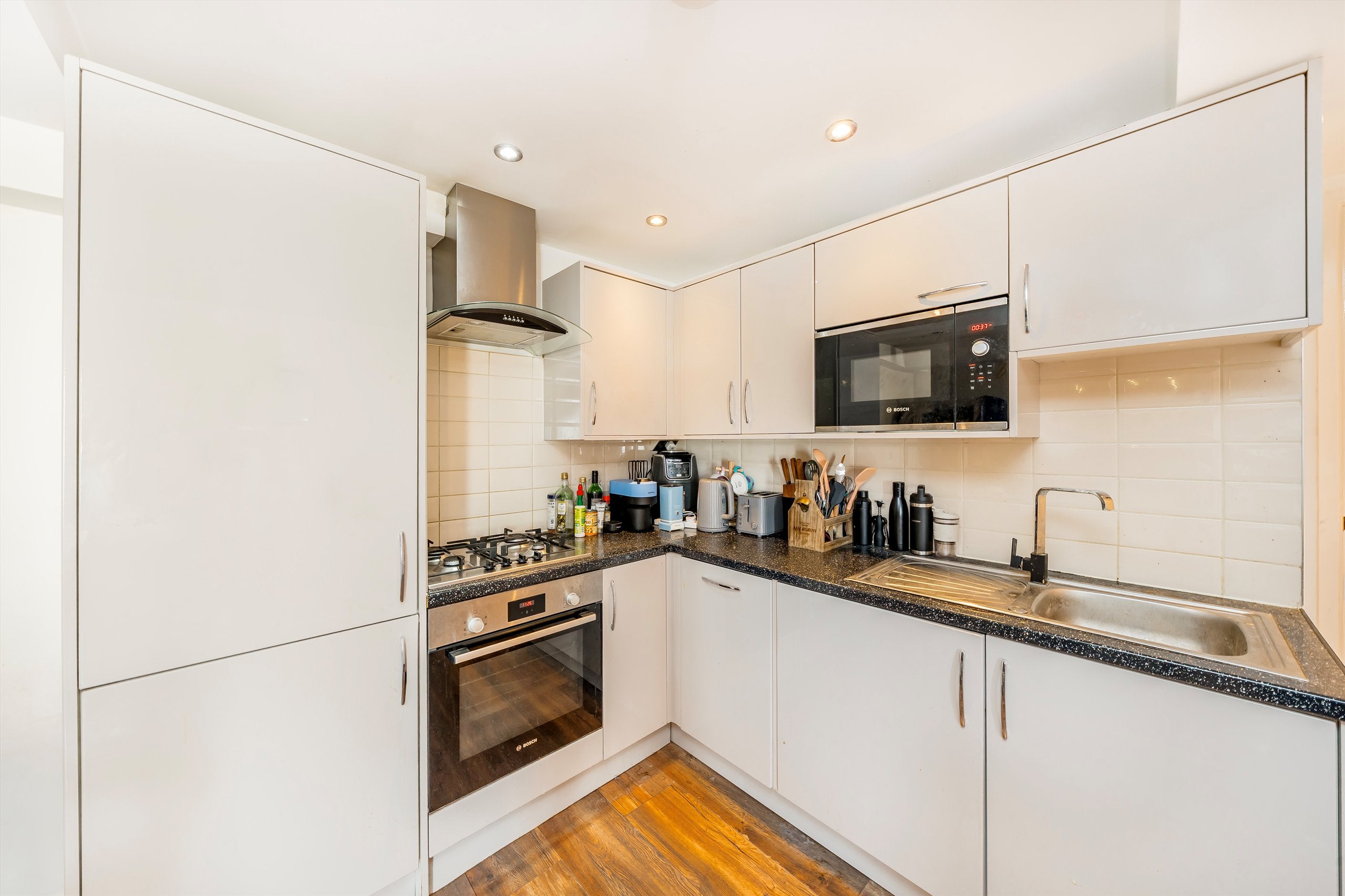 Flat Balham High Road in Greater London