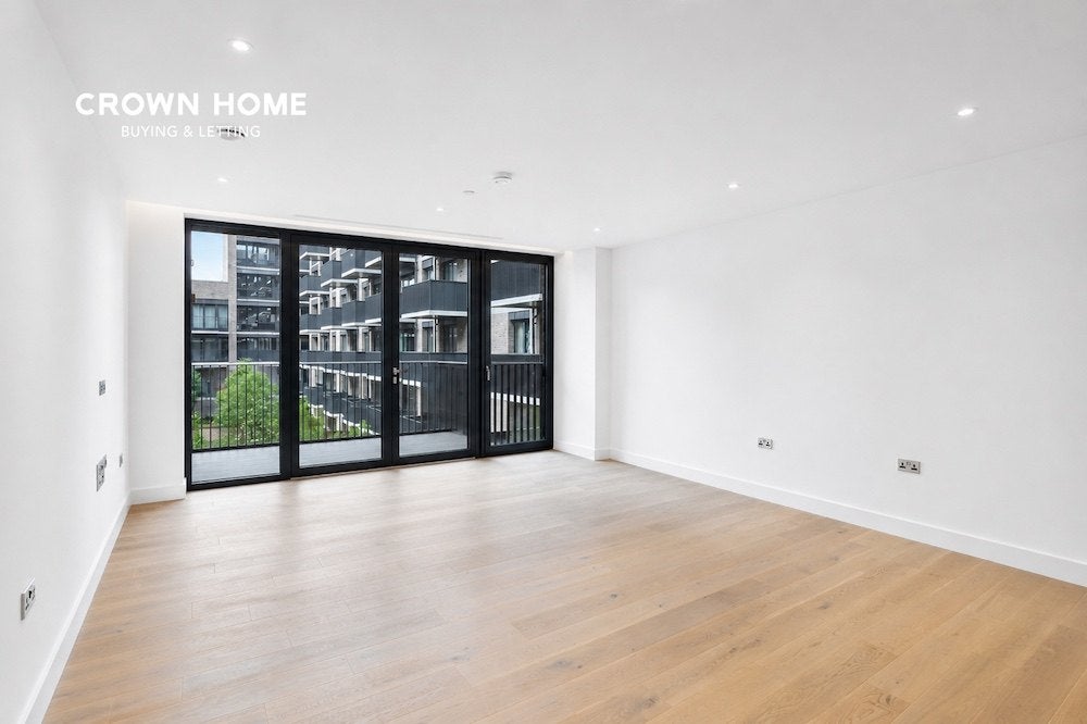 Flat Cowcross Street in Greater London
