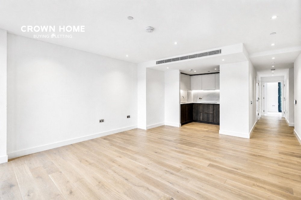 Flat Cowcross Street in Greater London
