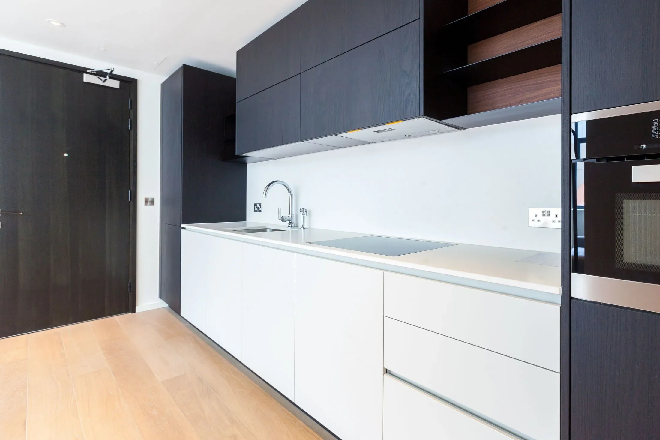 Flat Long Street in Greater London