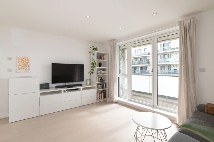 Flat Dairy Close in Greater London