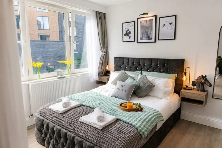 Flat Dunsterville Way in Greater London