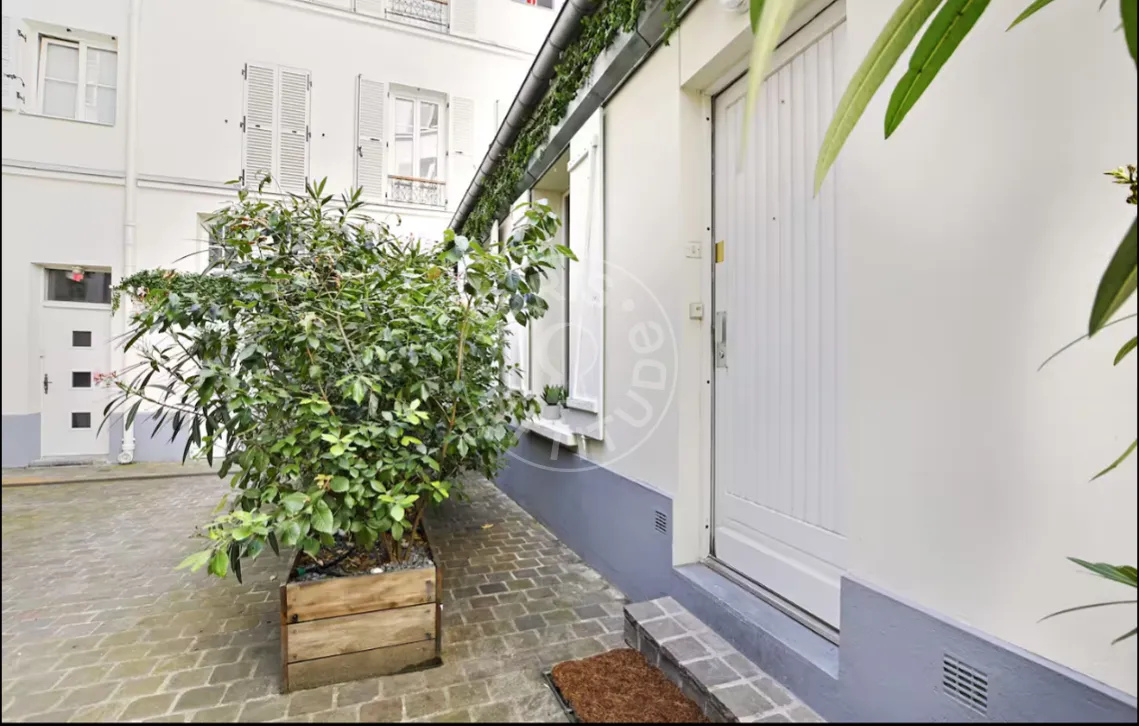 House Rue Boursault in Paris