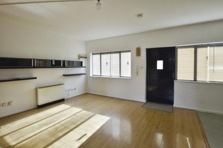 Flat Jedburgh Road in Greater London