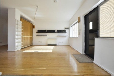 Flat Jedburgh Road in Greater London
