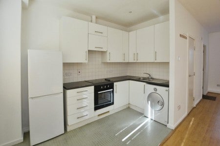 Flat Jedburgh Road in Greater London