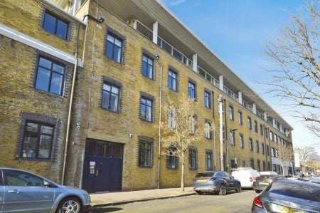 Flat Jedburgh Road in Greater London