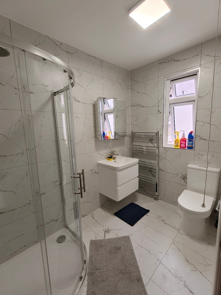 Room Barley Lane in Greater London