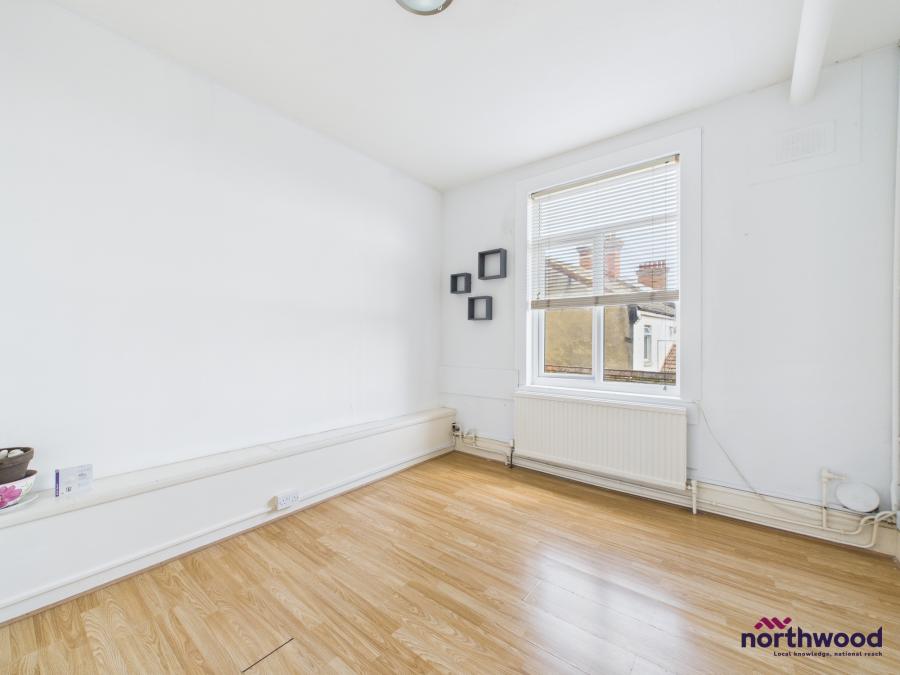 Flat Furness Road in Eastbourne