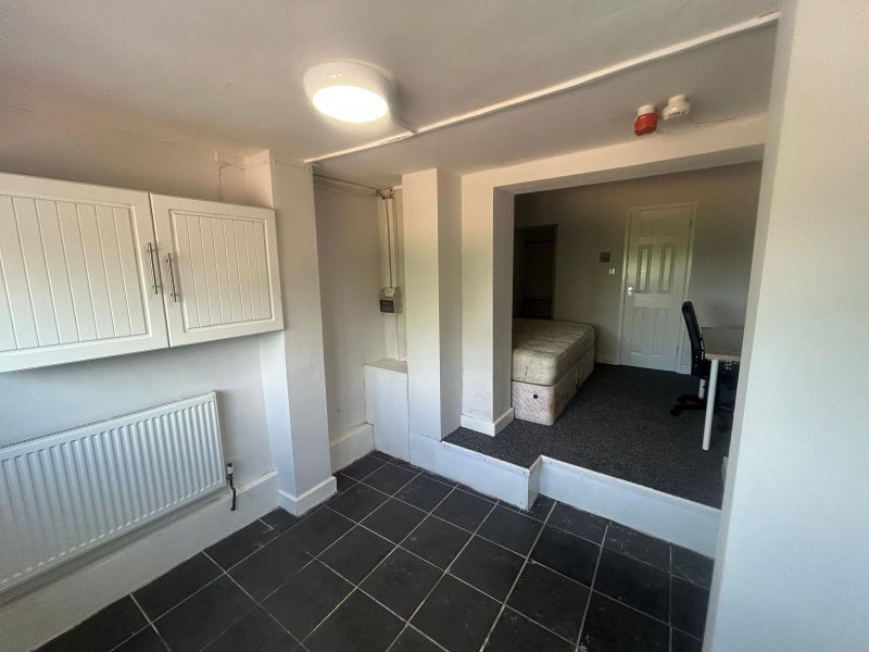 Room Alfreton Road in Nottingham