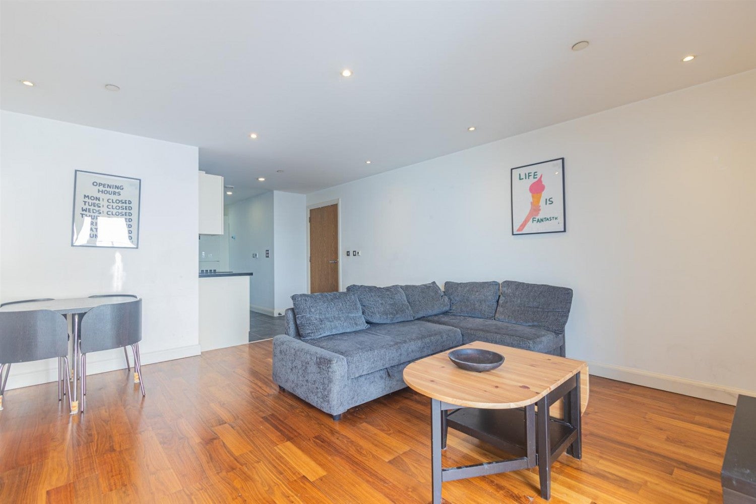Flat The Hayes in Cardiff
