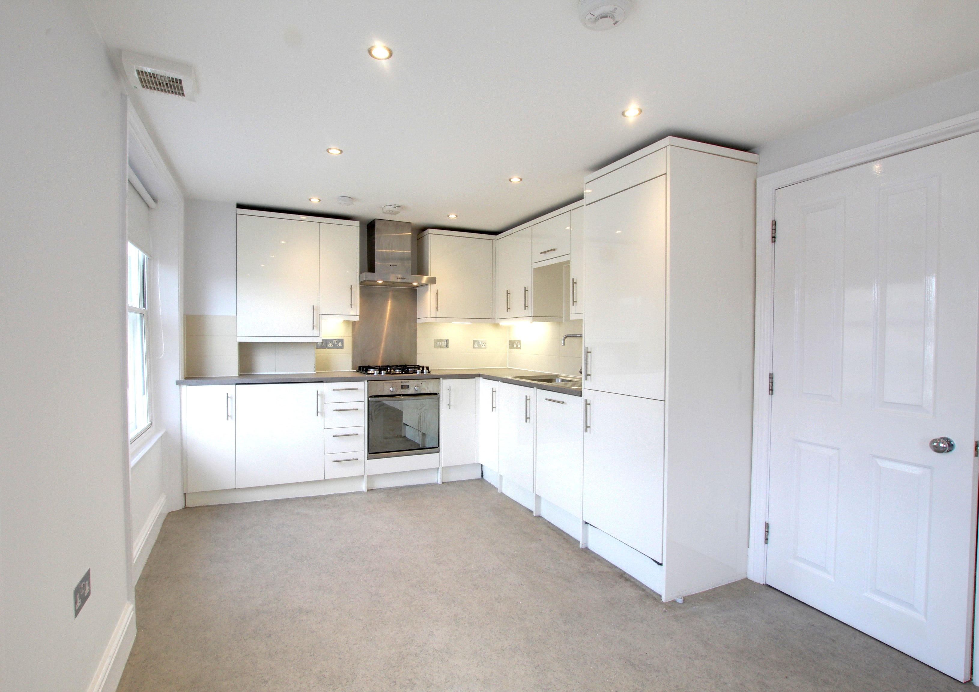 Flat Grange View Road in Greater London